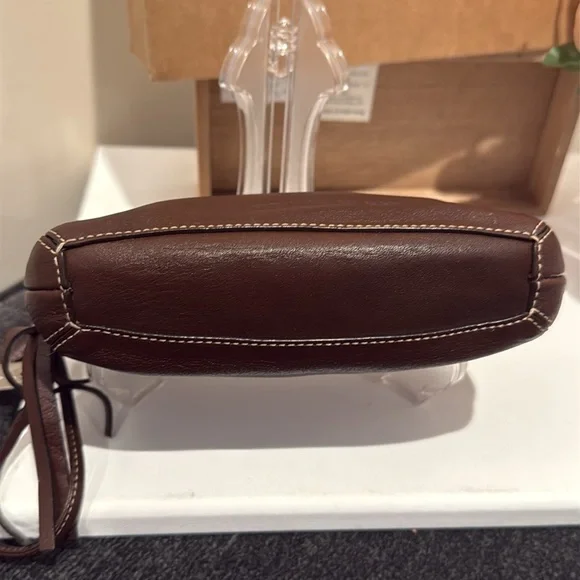 Coach Vintage Y2K Leather Wristlet (with leather tassel & metal hangtag)(EUC) - Picture 7 of 12